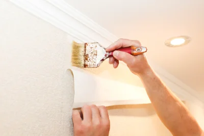 Pose de papier peint à Manre — revêtements muraux et toiles de verre